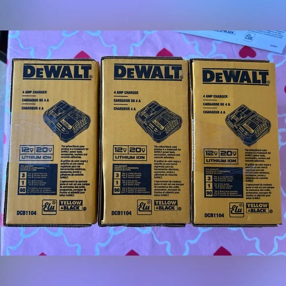 DeWALT 20V MAX Lithium-Ion 3.0Ah Battery with 12V to 20V MAX Charger - Picture 4 of 7